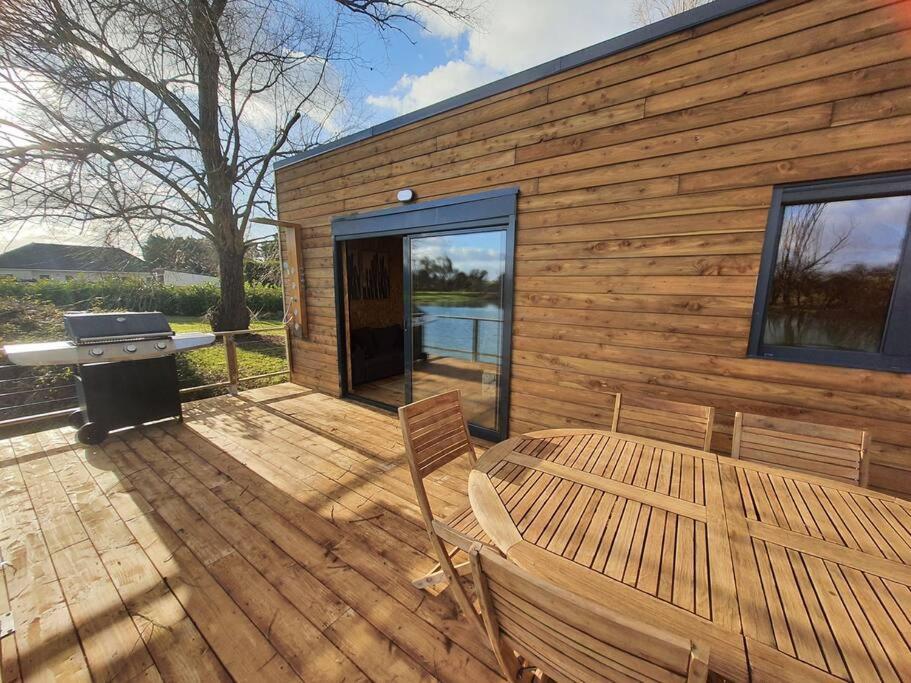 Chalet Les Pieds Dans L'Eau La Campagne A La Ville Saint-Doulchard Ngoại thất bức ảnh