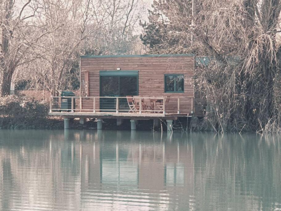 Chalet Les Pieds Dans L'Eau La Campagne A La Ville Saint-Doulchard Ngoại thất bức ảnh